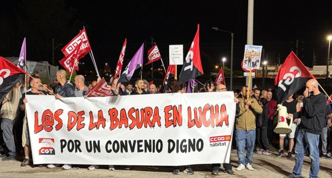 Piquete informativo a las puertas de FCC | Foto: CGT
