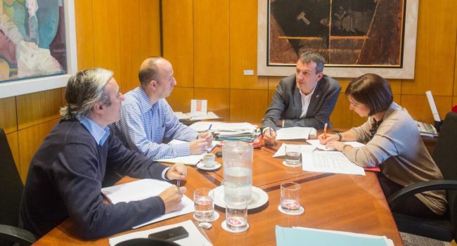 Momento de la reunión entre los responsables de Economía municipales. Foto: Daniel Marcos.