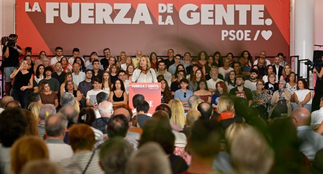 Pilar Alegría en el acto en Zaragoza con Pedro Sánchez | Foto: PSOE
