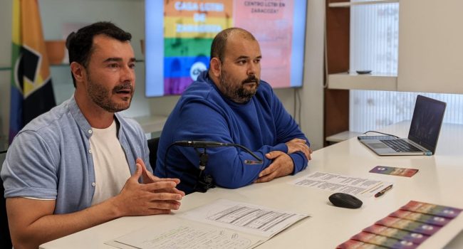 Chuaquín Bernal y Alberto Alcaine durante la presentación de la casa lgtbi. Foto: CHA.
