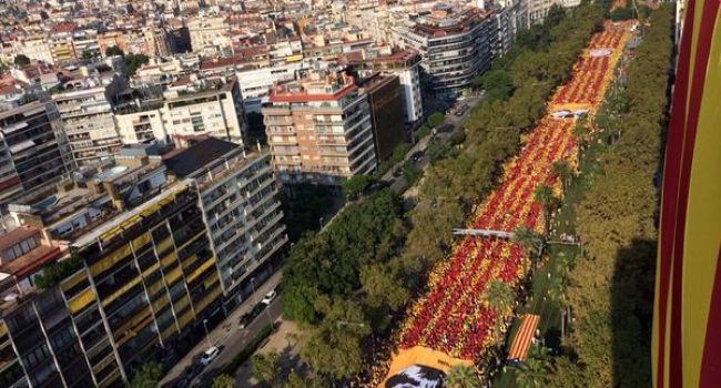 1,8 millones de personas participaron en la 'V' de la Diada. Foto: @Araeslhora