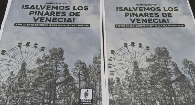 Carteles de la movilización de este sábado de la Plataforma "Salvemos los Pinares de Venecia" | Foto: AraInfo