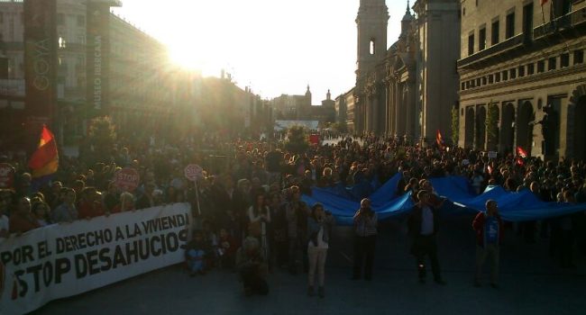 Zaragoza, 12 de mayo de 2013. Final de la manifestación en plaza del Pilar. Foto: Pablo Ibañez (AraInfo)