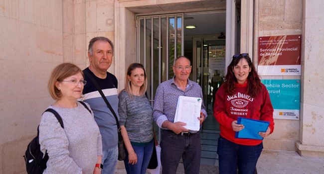 Entrega de firmas | Foto: Teruel Existe.
