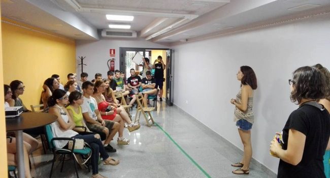 Charrada sobre feminismo.