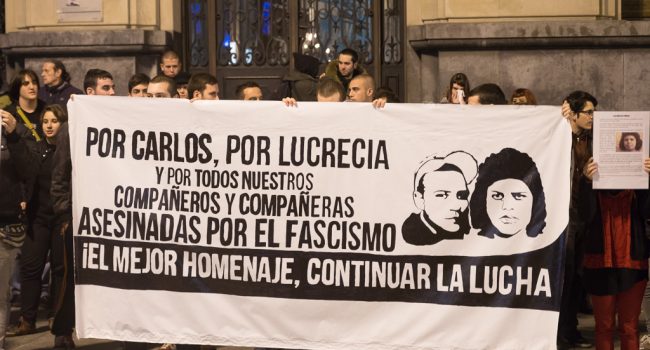 En memoria de las víctimas del fascismo. Concentración en Zaragoza en el Noviembre Antifaixista de 2015. Foto: Pablo Ibáñez (AraInfo)