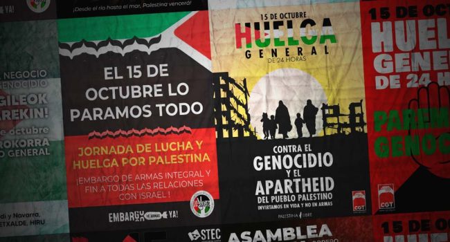 Recreación de algunos de los carteles de realizados para la convocatoria de huelga del 15 de octubre.