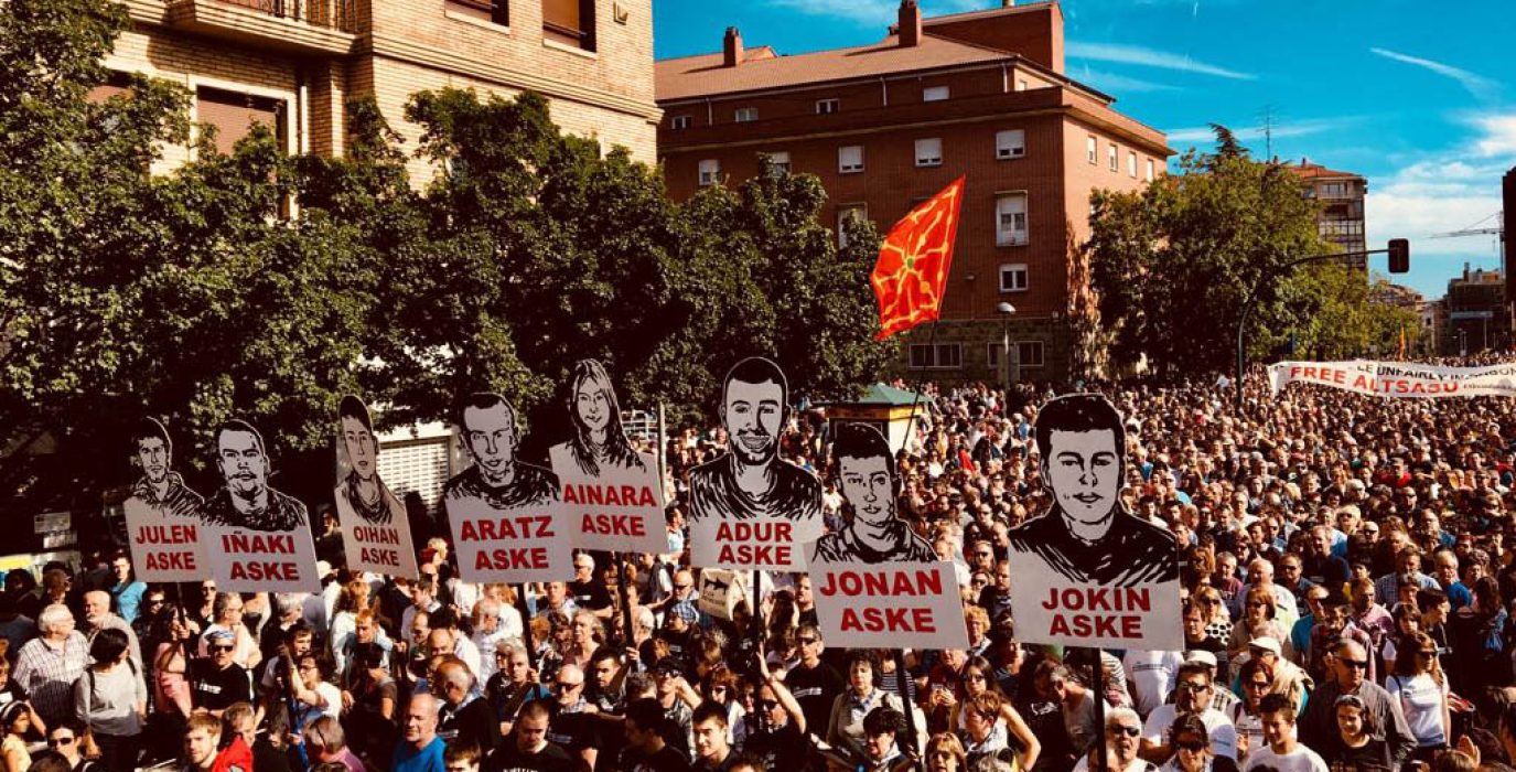 80.000 personas se manifestaron el sábado 16 de junio en Iruñea en solidaridad con los jóvenes de Altsasu. Foto: @Altsasugurasoak