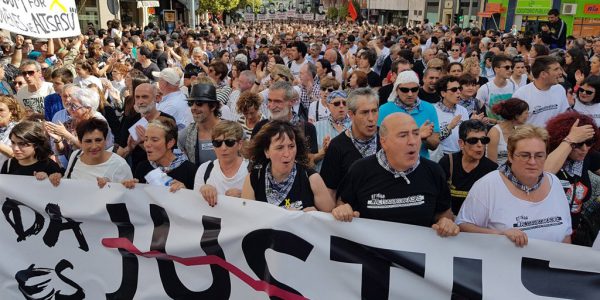 Manifestación en Iruñea en solidaridad con los jóvenes de Altsasu. Foto: @Altsasugurasoak