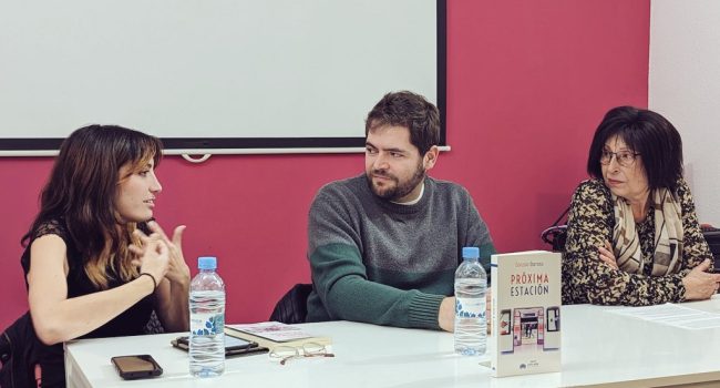 Rocío Durán, Gonzalo Barroso y Pilar Jodra durante la presentación en La Pantera Rossa de 'Próxima estación' | Foto: @igoiz17 / AraInfo