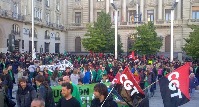 Manifestación en Zaragoza en la jornada de huelga educativa del 22 de mayo de 2013. Foto: CGT Aragón