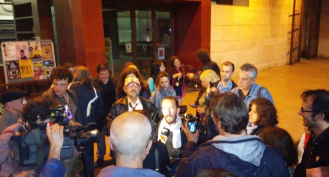 Podemos Zaragoza durante la celebración de los resultados electorales. Foto: @arainfonoticias