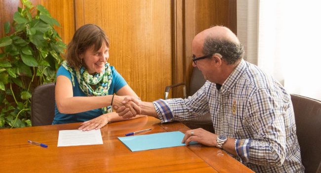 Momento de la firma del acuerdo.