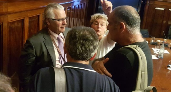 Algunas de las personas torturadas junto al exjuez Baltasar Garzón.