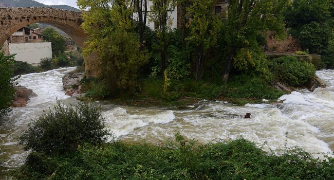 Crecida del río Matarranya a su paso por Bezeit. Foto: José Puche