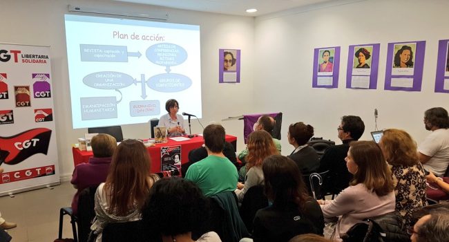 Charlas con las historiadoras Antonina Rodrigo y Laura Vicente. Foto: @igoiz17 (AraInfo)