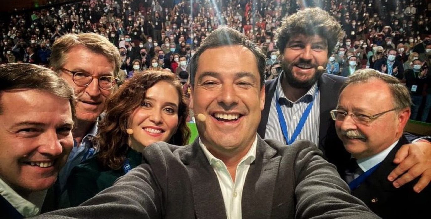 Moreno Bonilla arropado por el presidente del PP, Alberto Núñez Feijóo, e Isabel Díaz Ayuso. Foto: PP