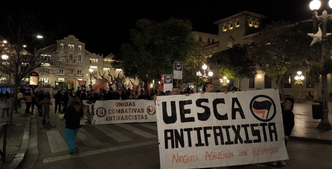 (Archivo) "Uesca antifaixista", cabecera de la manifestación del pasado 20N 2024 | Foto: @mcbozal