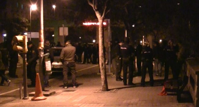 La policía ha identificado a varias personas en el interior del campus. Foto: @huelgaestudiara