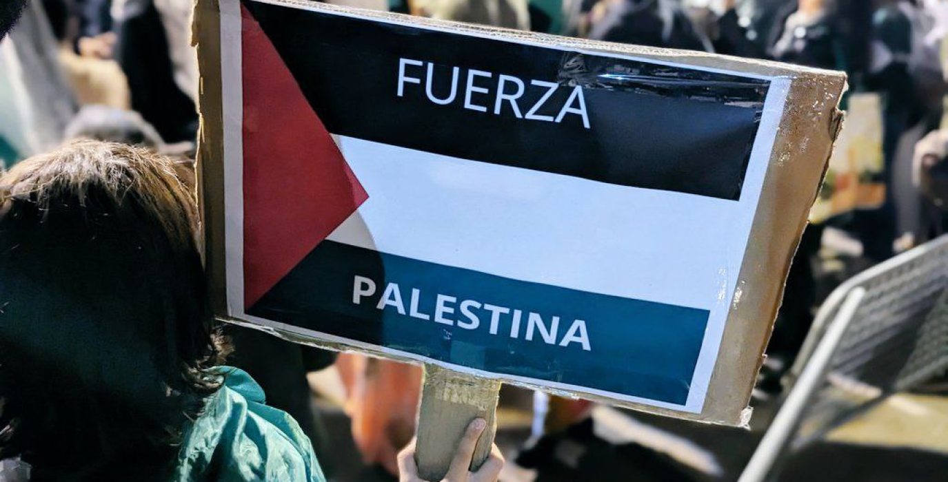 "Fuerza Palestina". Cartel en el manifestación del pasado 21 de octubre que reunió en Zaragoza a más de 10.000 personas | Foto: Iker G. Izagirre (AraInfo)