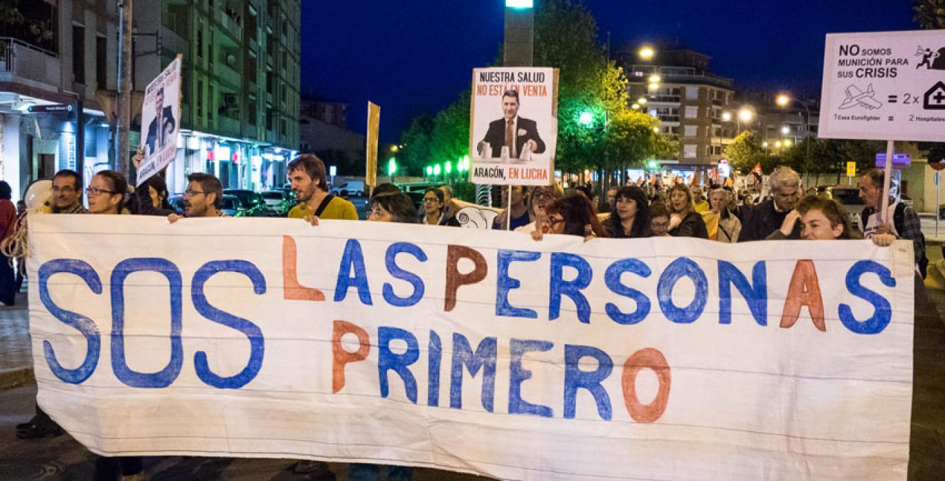 Manifestación en Uesca en defensa de la Sanidad Pública en 2014 | Foto: Redondo de Confusión (Archivo)