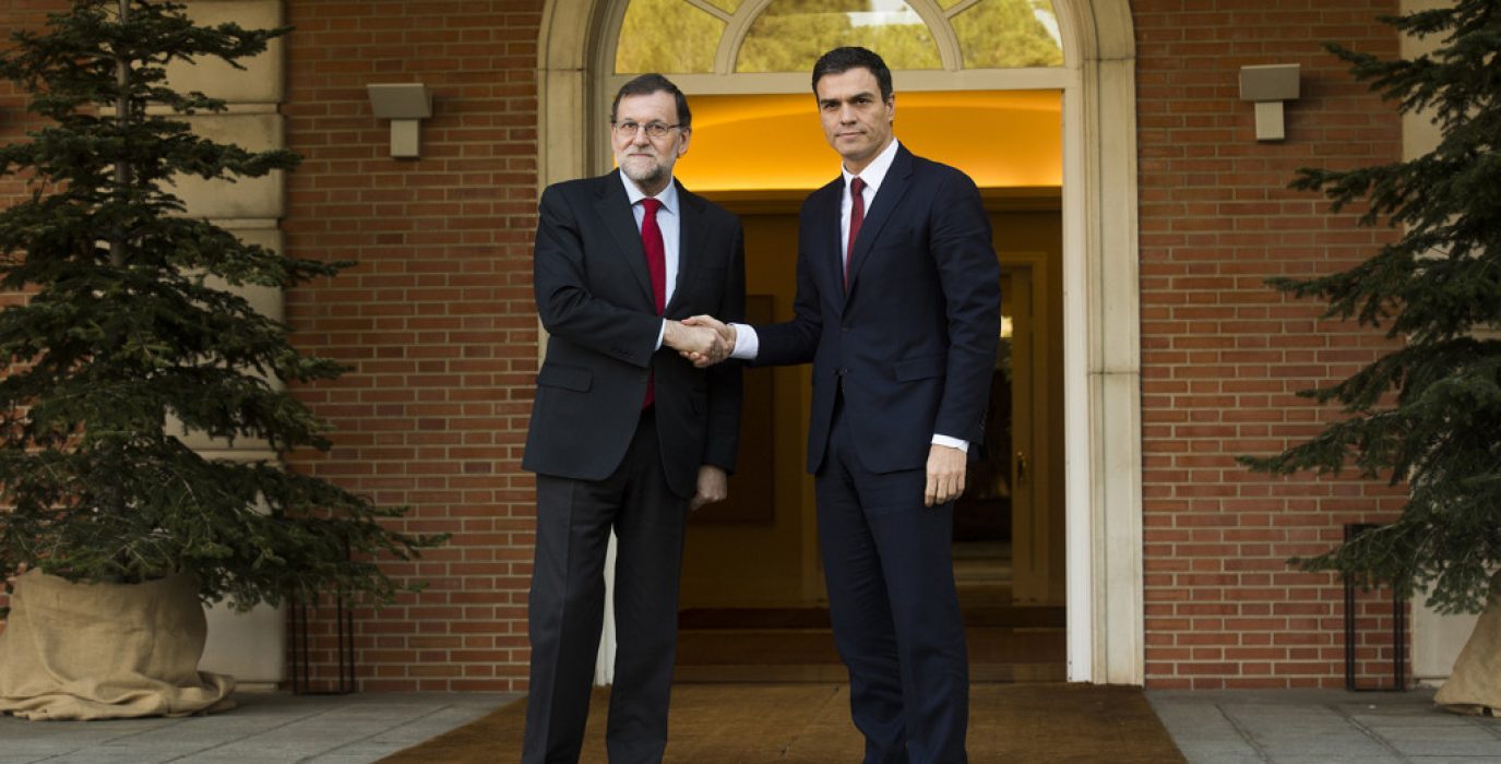 Pedro Sánchez y Mariano Rajoy en una reunión mantenida tras el 20D. Foto: Moncloa.