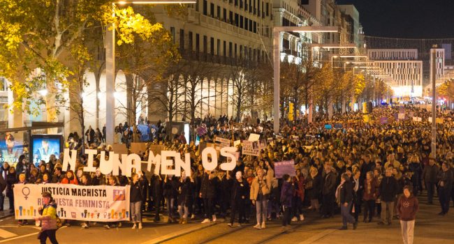 Foto de archivo de una manifestación del 25N en Zaragoza. | Foto: Pablo Ibáñez