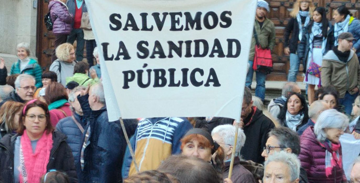 Manifestación en Zaragoza en defensa de la sanidad pública | Foto: @ElenaTomasBona