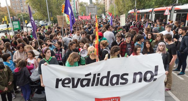 Manifestación en Zaragoza en la huelga educativa de este miércoles. Foto: Pablo Ibáñez (AraInfo)