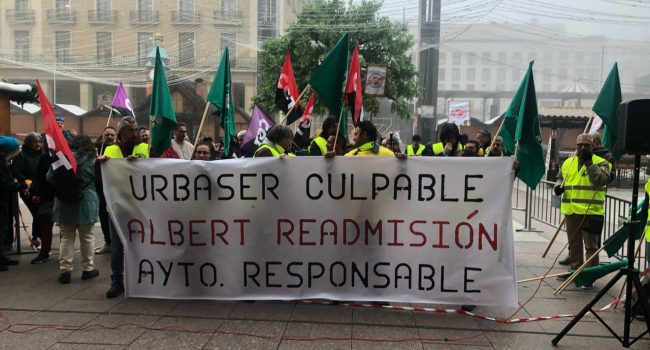 Una de las muchas protestas del comité de empresa de Urbaser por la readmisión del jardinero despedido.