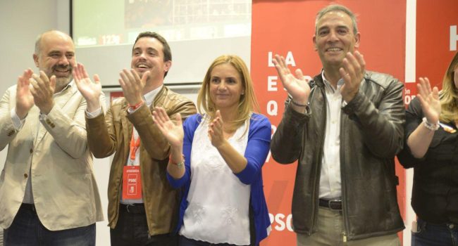 La cabeza de lista  del PSOE y líder del sanchismo en Aragón, Susana Sumelzo, durante la noche electoral. Foto: Pablo Ibáñez (AraInfo)