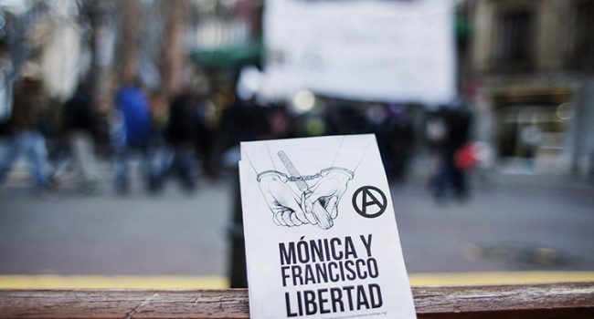 Manifestación de apoyo a Mónica y Francisco celebrada en Sant Andreu de Palomar el pasado mes de marzo, antes del inicio del juicio en la Audiencia Nacional. Foto: Antonio Cacio.