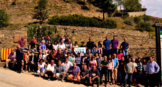 Participantes en el acto celebrado en Artieda