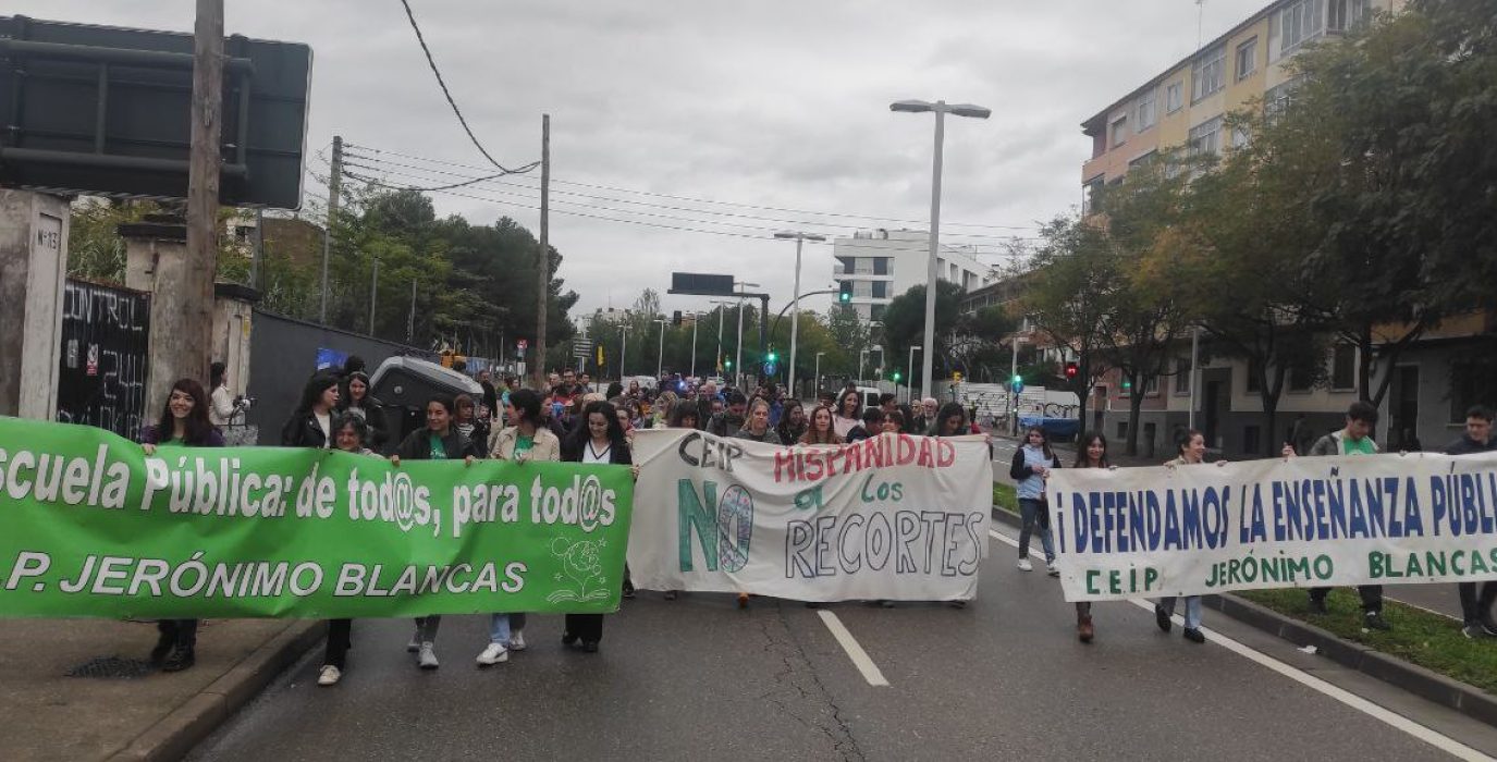 Movilización de los centros CEIP Vía Hispanidad y Jerónimo Blancas en Zaragoza en la tercera jornada de paros.