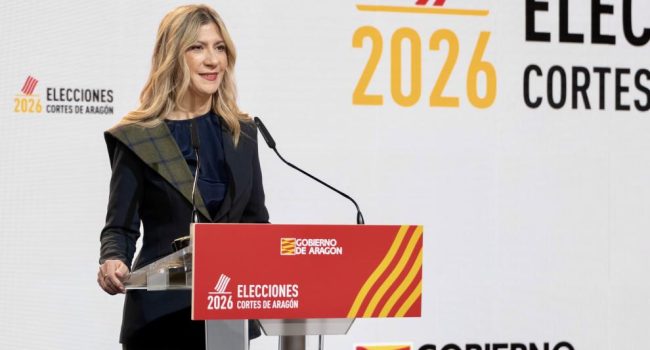 Mar Vaquero en la primera comparecencia del Gobierno de Aragón este 8F | Foto: DGA