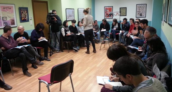 Imagen de una asamblea del grupo promotor de la Harinera. Foto:  @HarineraZgz