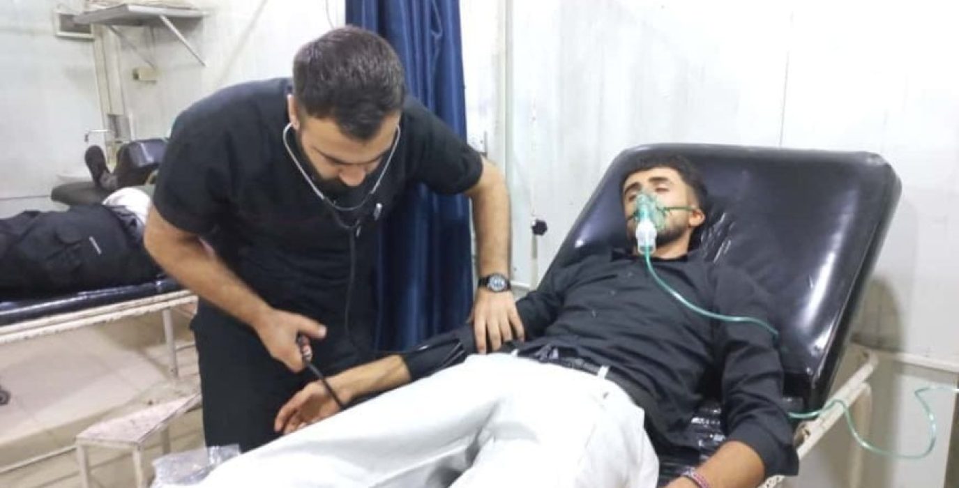 Un civil kurdo de Alepo atendido en un hospital tras ser atacado por el HTS | Foto: ANF