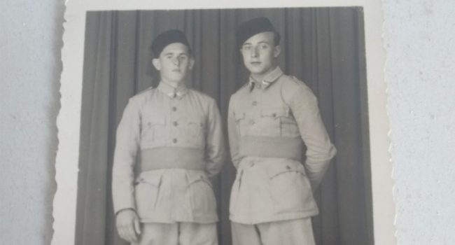 Los hermanos Dionisio (a la derecha) y Teófilo  del Val Algarate (a la izquierda) | Foto cedida por Afaaem
