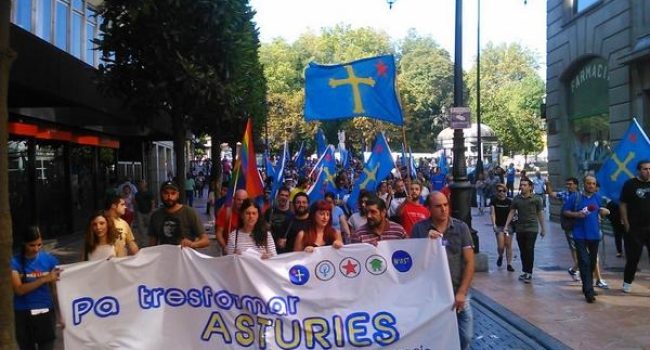 Imachen d’a movilización por as carreras d’Uviéu. Foto: InfoAsturies