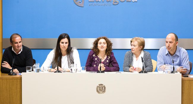 Representantes de los cinco partidos en el Ayuntamiento de Zaragoza. Foto: Miguel Gracia García