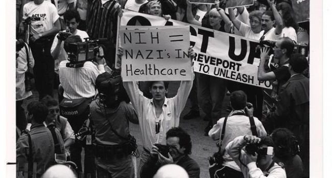 Acción de Act Up en mayo de 1991 para denunciar las trabas a la investigación sobre el VIH-sida. Foto: National Instute of Health
