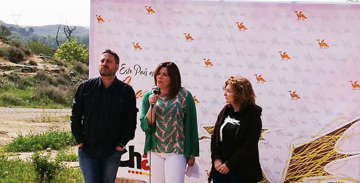 Acto de Chunta Aragonesista ante el Monasterio de Rueda.