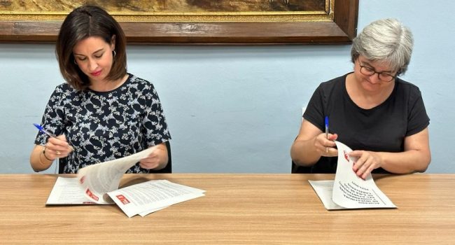 PSOE e IU firman un acuerdo de “Investidura y Gobernabilidad” en el Ayuntamiento de Exeya