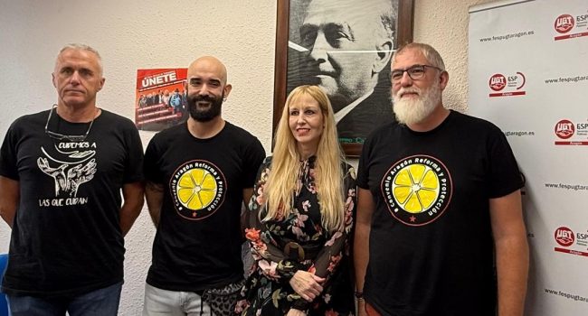 Representantes de la Plataforma por un Convenio Aragonés de Reforma y Protección de Menores tras la rueda de prensa: Alberto Echevarría (CCOO Aragón), Roberto Duro (educador), Angélica Mazo (UGT Servicios Públicos) y Roberto García (CGT Aragón) | Foto: UGT Aragón