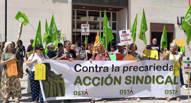 (Archivo, 2025) Concentración de OSTA contra el ERE de Alcampo | Foto: OSTA