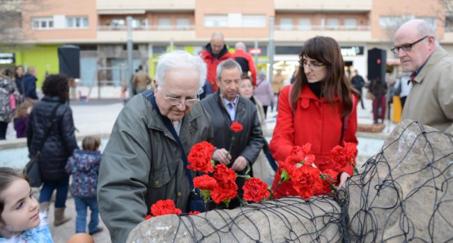 Emilio Calatayud, superviviente del bombardeo, durante un homenaje a las víctimas | Foto: Ayuntamiento de Alcanyiz.