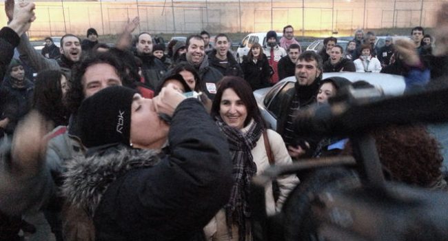 Alfon a la salida de la prisión de Soto del Real. Foto: @fanetin