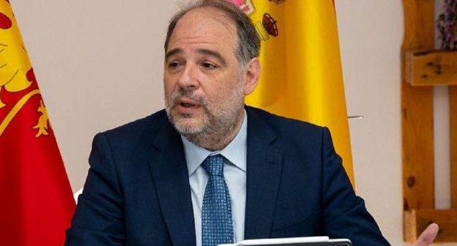 (Archivo) Alfonso Mendoza, concejal responsable del equipo PP-Vox de Natalia Chueca, para la negociación laboral | Foto: Ayuntamiento de Zaragoza