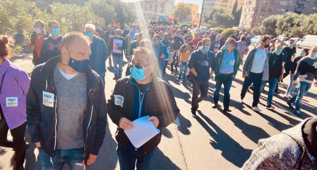 Movilización de las y los trabajadores de Alumalsa. Foto: @trabalumalsa