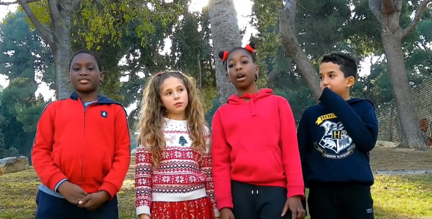 Parte del alumnado del CEIP Ana Mayayo protagonista del video.
